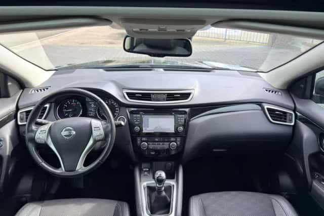 Nissan Qashqai (2016) thumbnail 5