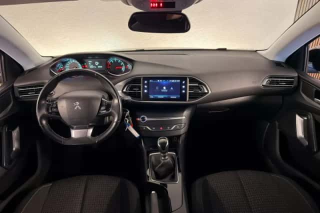 Peugeot 308 (2020) thumbnail 2