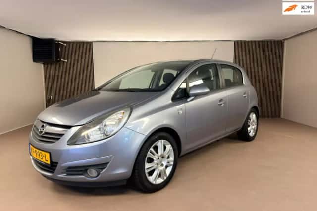 Opel Corsa (2009) thumbnail 1