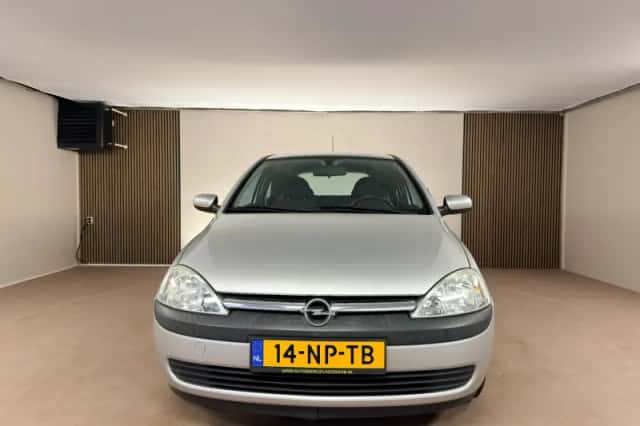 Opel Corsa (2004) thumbnail 5