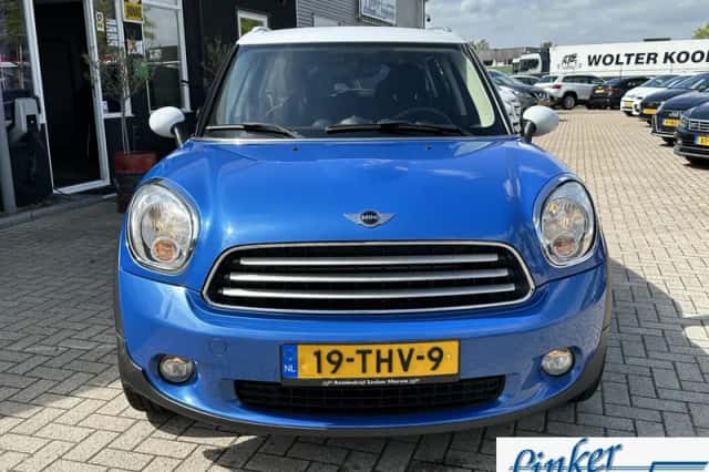 MINI Countryman (2012) thumbnail 2