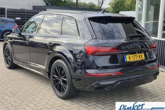 Audi Q7 (2021) thumbnail 2