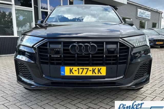 Audi Q7 (2021) thumbnail 6
