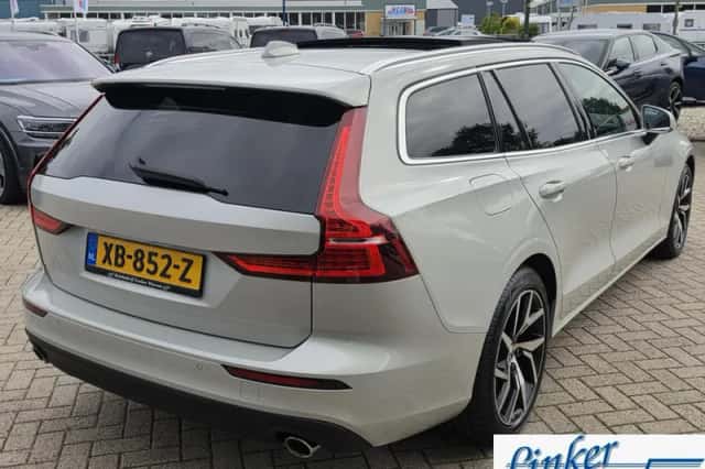 Volvo V60 (2018) thumbnail 5