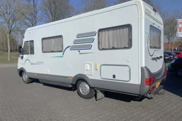 Hymer B 644 (2002) thumbnail 2