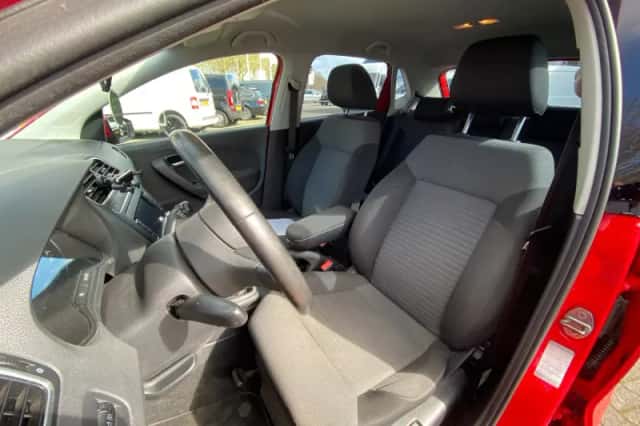 Volkswagen Polo (2010) thumbnail 3