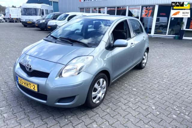 Toyota Yaris (2009) thumbnail 1