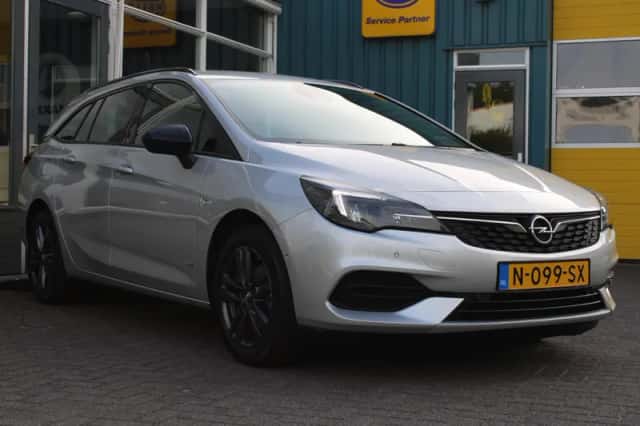 Opel Astra (2021) thumbnail 3