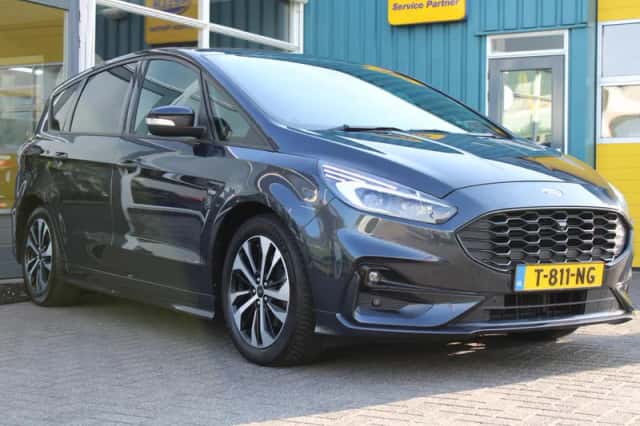 Ford S-Max (2022) thumbnail 3