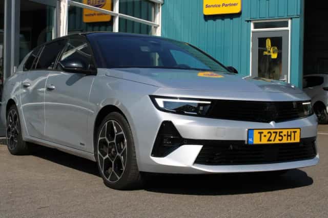 Opel Astra (2023) thumbnail 3