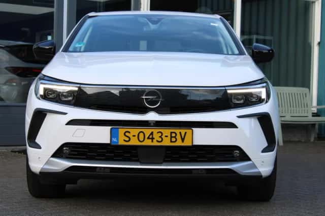 Opel Grandland (2023) thumbnail 2
