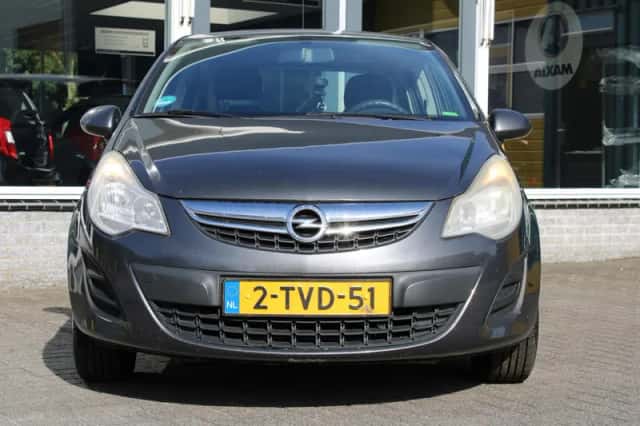 Opel Corsa (2012) thumbnail 2