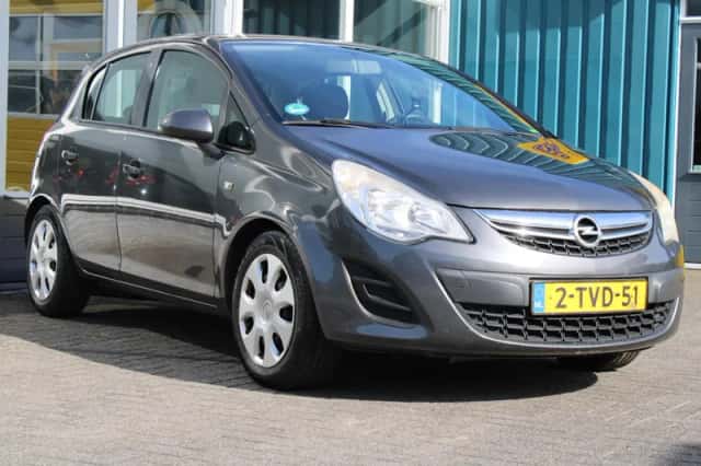 Opel Corsa (2012) thumbnail 3