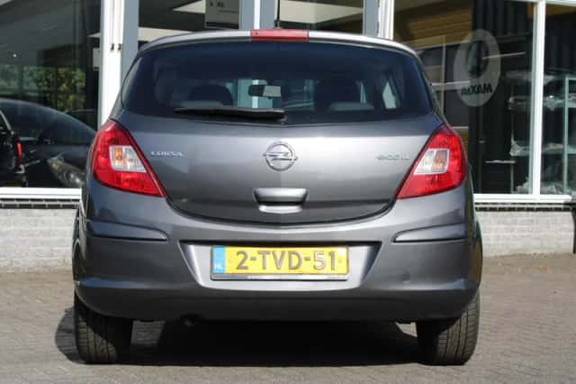 Opel Corsa (2012) thumbnail 5