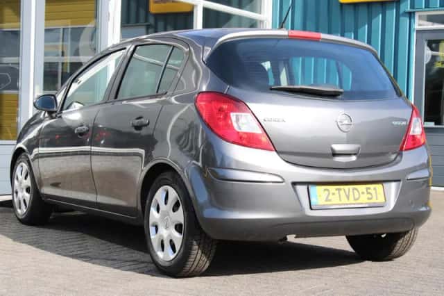 Opel Corsa (2012) thumbnail 6
