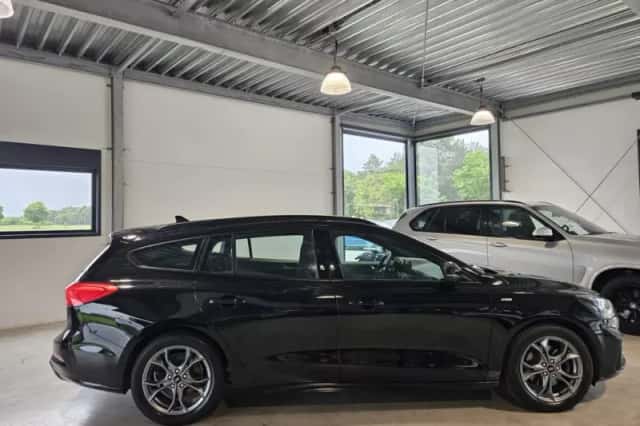 Ford Focus (2020) thumbnail 4