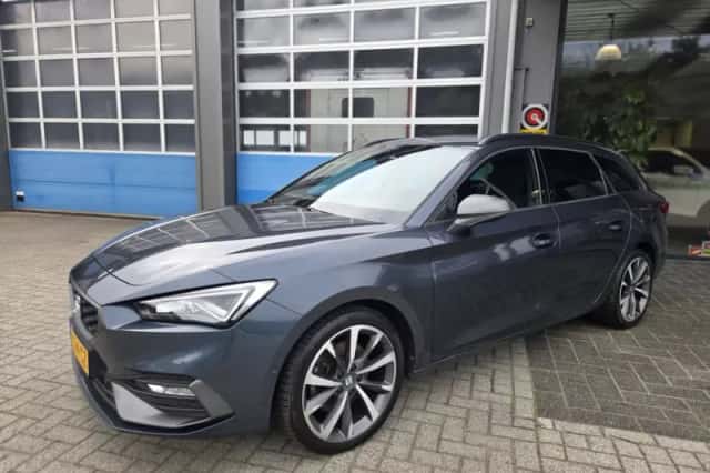 SEAT Leon Sportstourer (2020) thumbnail 2