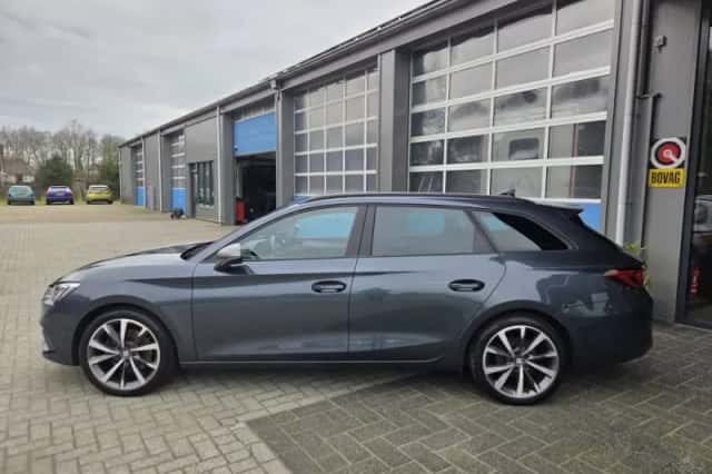SEAT Leon Sportstourer (2020) thumbnail 4