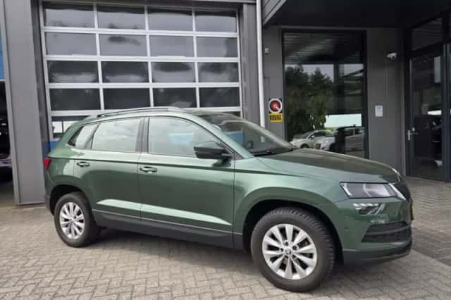 Škoda Karoq (2022) thumbnail 2