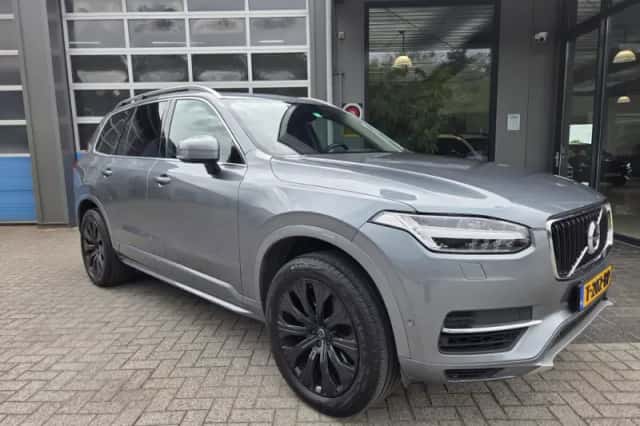 Volvo XC90 (2018) thumbnail 4
