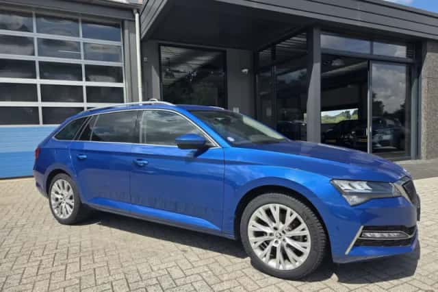Škoda Superb (2021) thumbnail 2