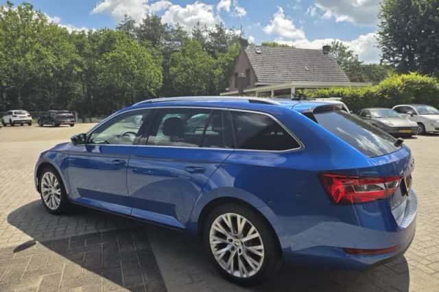 Škoda Superb (2021) thumbnail 5