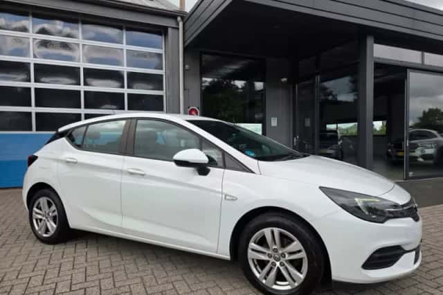 Opel Astra (2021) thumbnail 2
