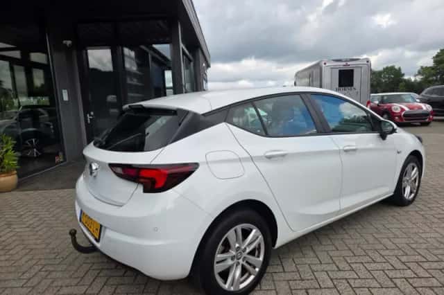 Opel Astra (2021) thumbnail 4