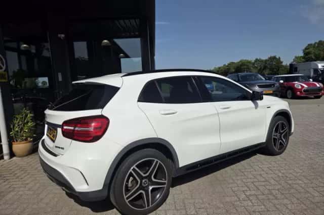 Mercedes-Benz GLA-Klasse (2018) thumbnail 4