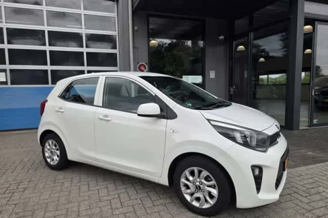 Kia Picanto (2018) thumbnail 3
