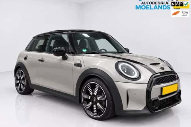 MINI Cooper S (2021) thumbnail 1