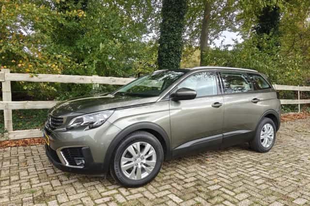 Peugeot 5008 (2017) thumbnail 2