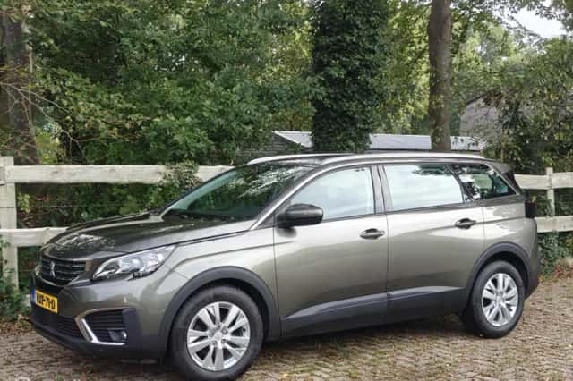 Peugeot 5008 (2017) thumbnail 2