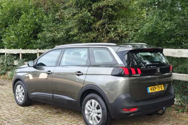 Peugeot 5008 (2017) thumbnail 4