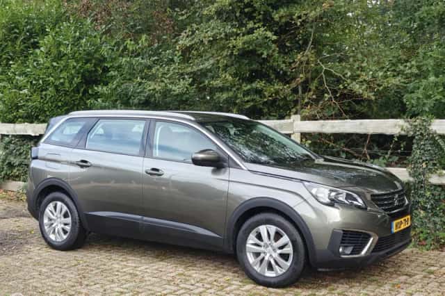 Peugeot 5008 (2017) thumbnail 6
