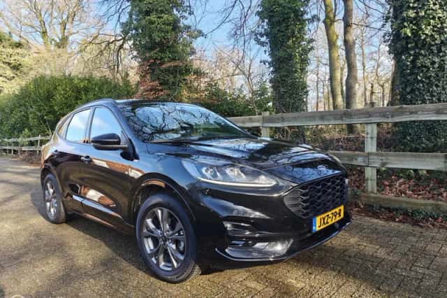 Ford Kuga (2022) thumbnail 5