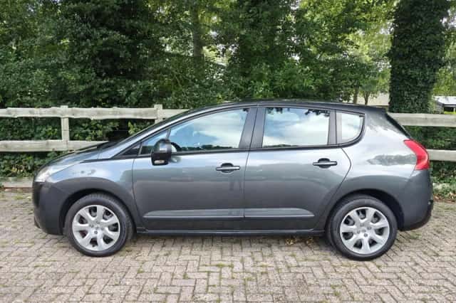 Peugeot 3008 (2012) thumbnail 3