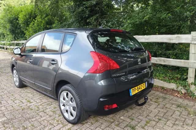 Peugeot 3008 (2012) thumbnail 4