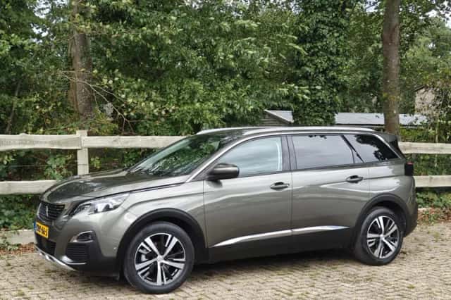 Peugeot 5008 (2019) thumbnail 2