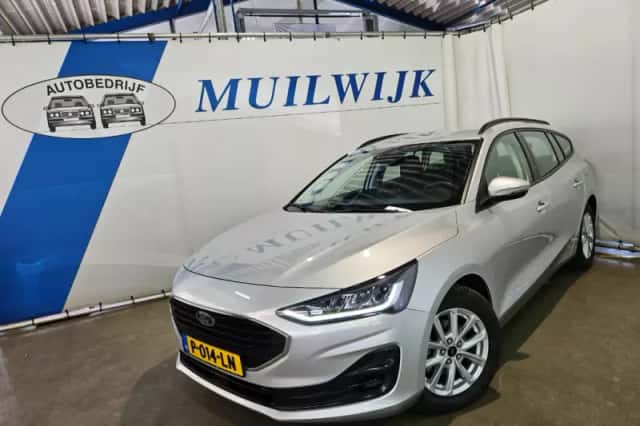 Ford Focus (2022) thumbnail 3