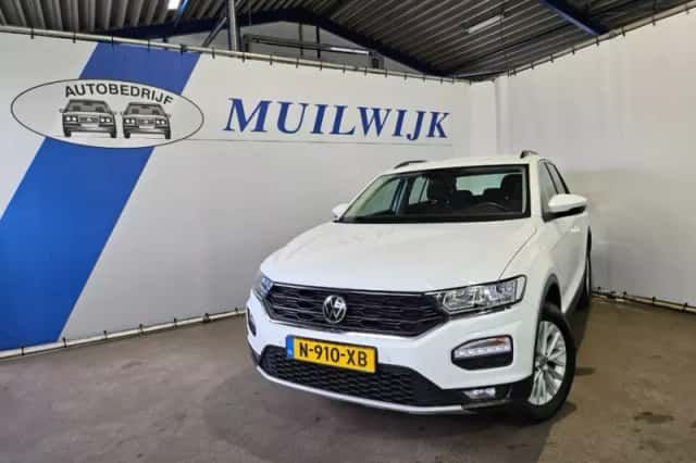 Volkswagen T-Roc (2021) thumbnail 5