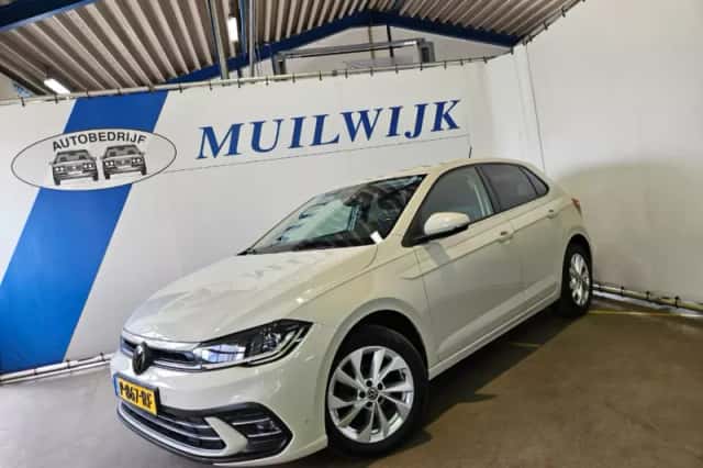 Volkswagen Polo (2022) thumbnail 2
