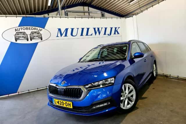 Škoda Octavia (2021) thumbnail 4