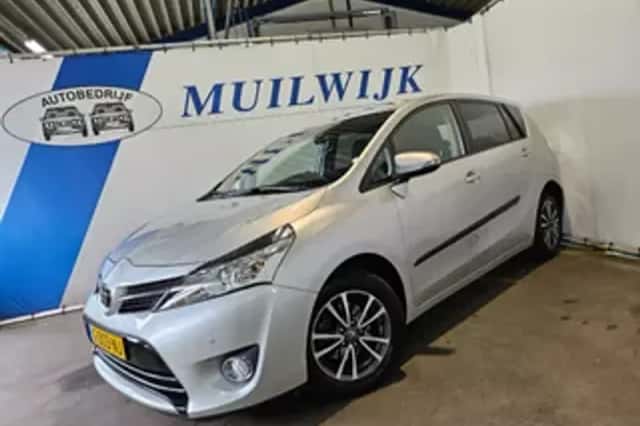 Toyota Verso (2013) thumbnail 1