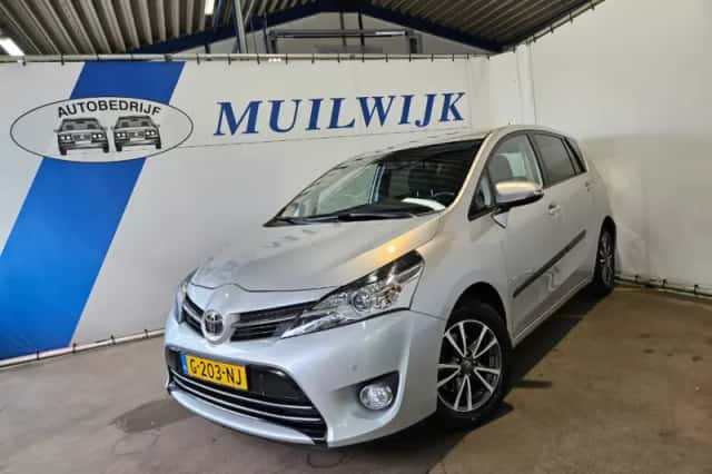 Toyota Verso (2013) thumbnail 3