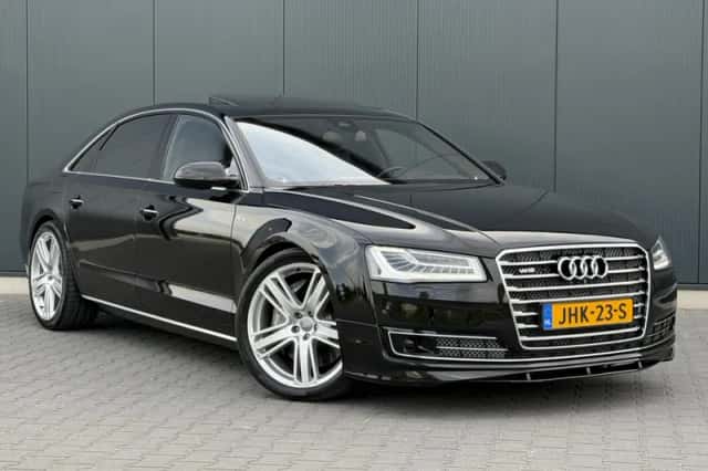 Audi A8 (2015) thumbnail 2