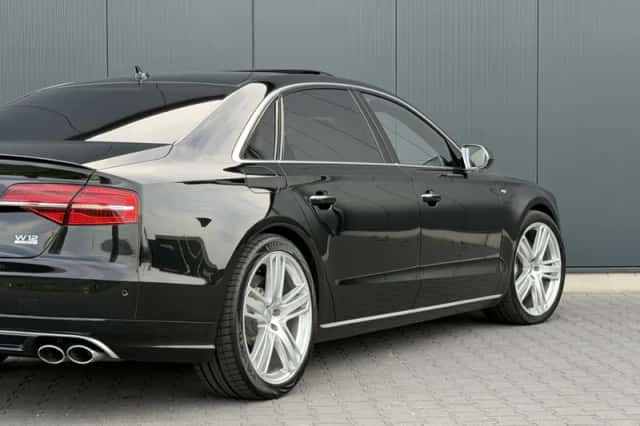 Audi A8 (2015) thumbnail 5