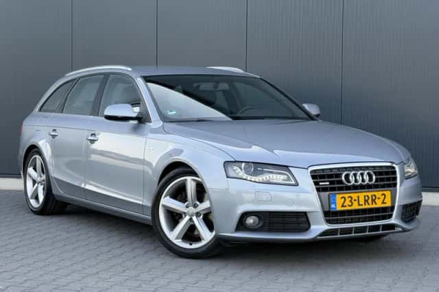 Audi A4 (2010) thumbnail 2