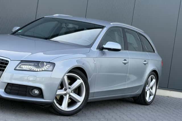 Audi A4 (2010) thumbnail 6