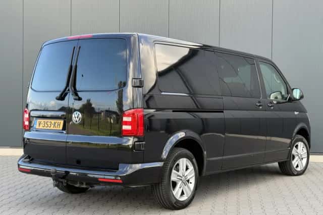 Volkswagen Transporter (2018) thumbnail 4